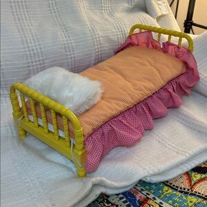 2012 American Girl Limited Edition Molly's Yellow Jenny Lind Bed with AG Bedding